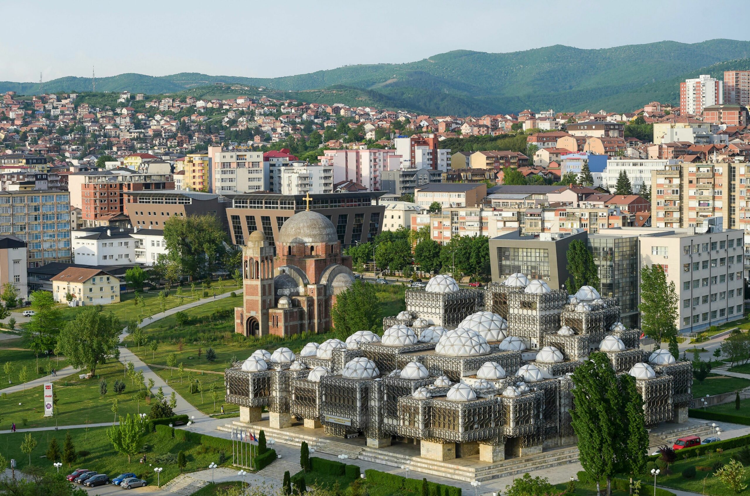 "فجر جديد لكوسوفو: رحلة إلى السلام والازدهار"