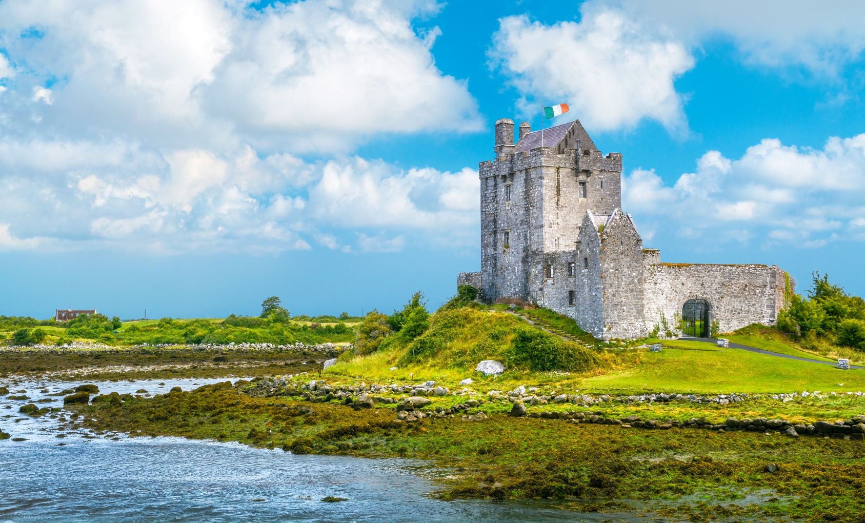 استكشاف جزيرة الزمرد: رحلة عبر أيرلندا