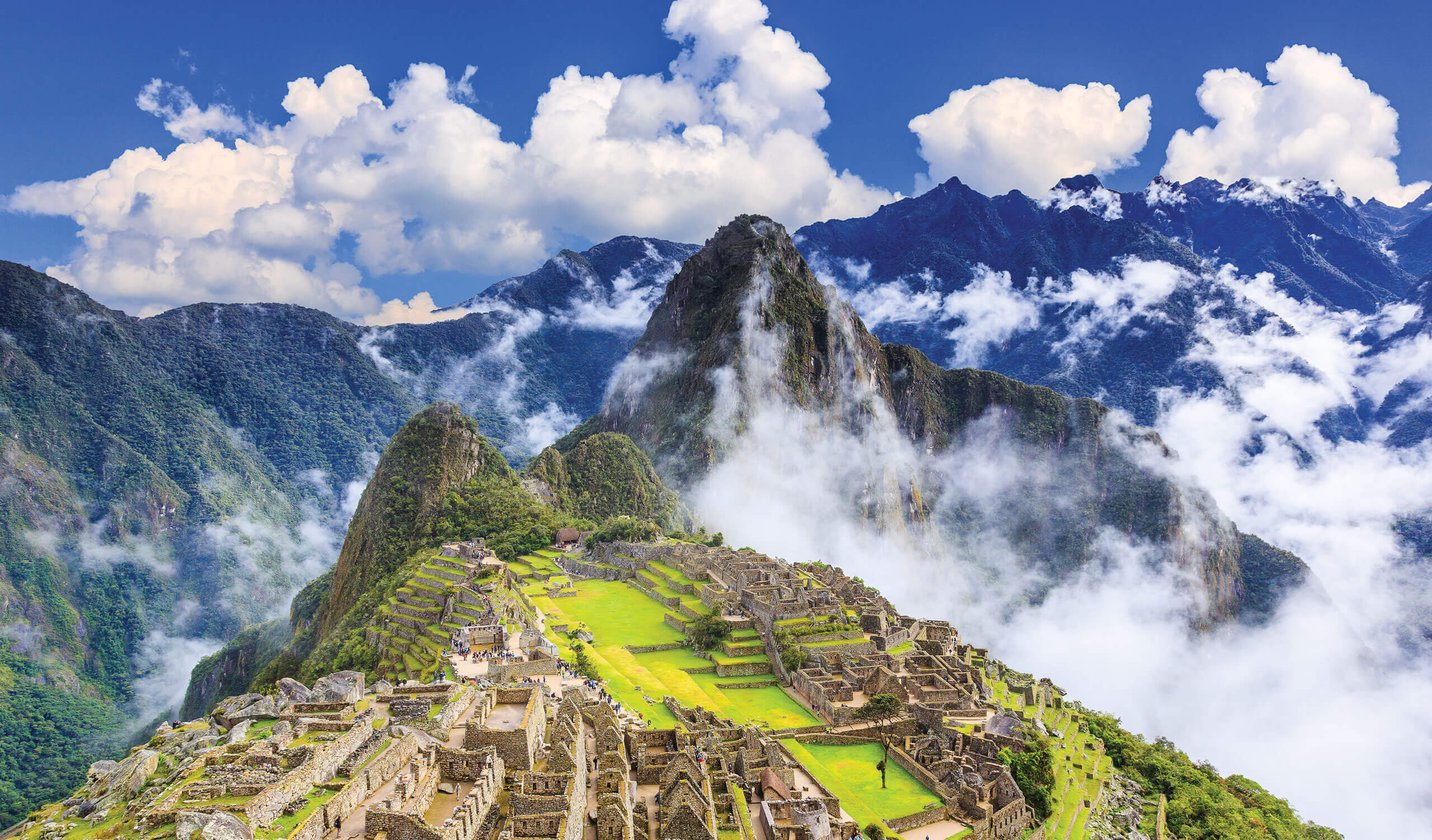 استكشاف عجائب بيرو: رحلة عبر التاريخ القديم والجمال الطبيعي